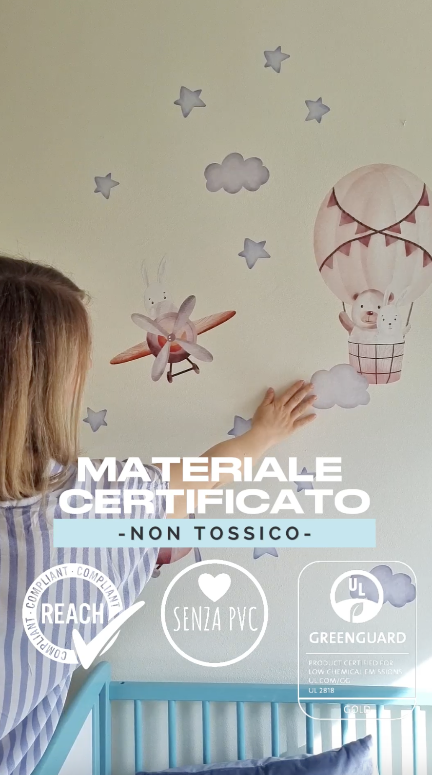 Video con applicazione di adesivi da parete con aeroplani per ragazzi